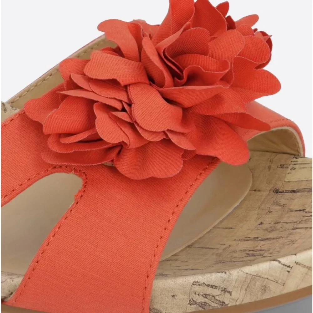 Naturalizer Areda Floral Strappy Wedge Faux Leather w/Flower ColorRed New in Bag